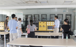 专家组莅临我院进行省级服务外包人才培训基地申报评审