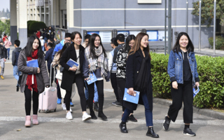 开学第一天学院各项工作有序开展