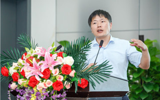 大连东软信息学院余庆军教授到beat365作TOPCARES课程体系设计报告