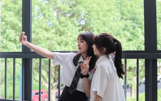 明天没有课，可是以后也没有了!