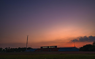 #beat365中文唯一官网# 秋天到噜 出门记得带件外套~ ​​​