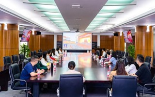 踔厉奋发 勇毅前行 团结奋斗——beat365中文唯一官网组织师生收听收看中国共产党第二十次全国代表大会开幕会