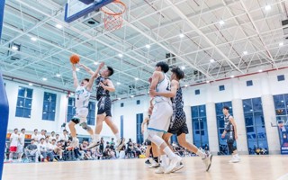 湿透的战袍，比任何奖杯都更懂这个夏天