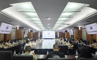 beat365举行“启航计划”素质教师专题培训会